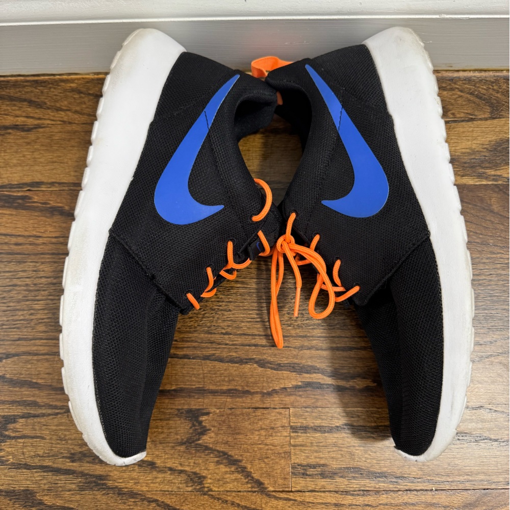 Men’s Nike Roshe Run Sneakers Size 10